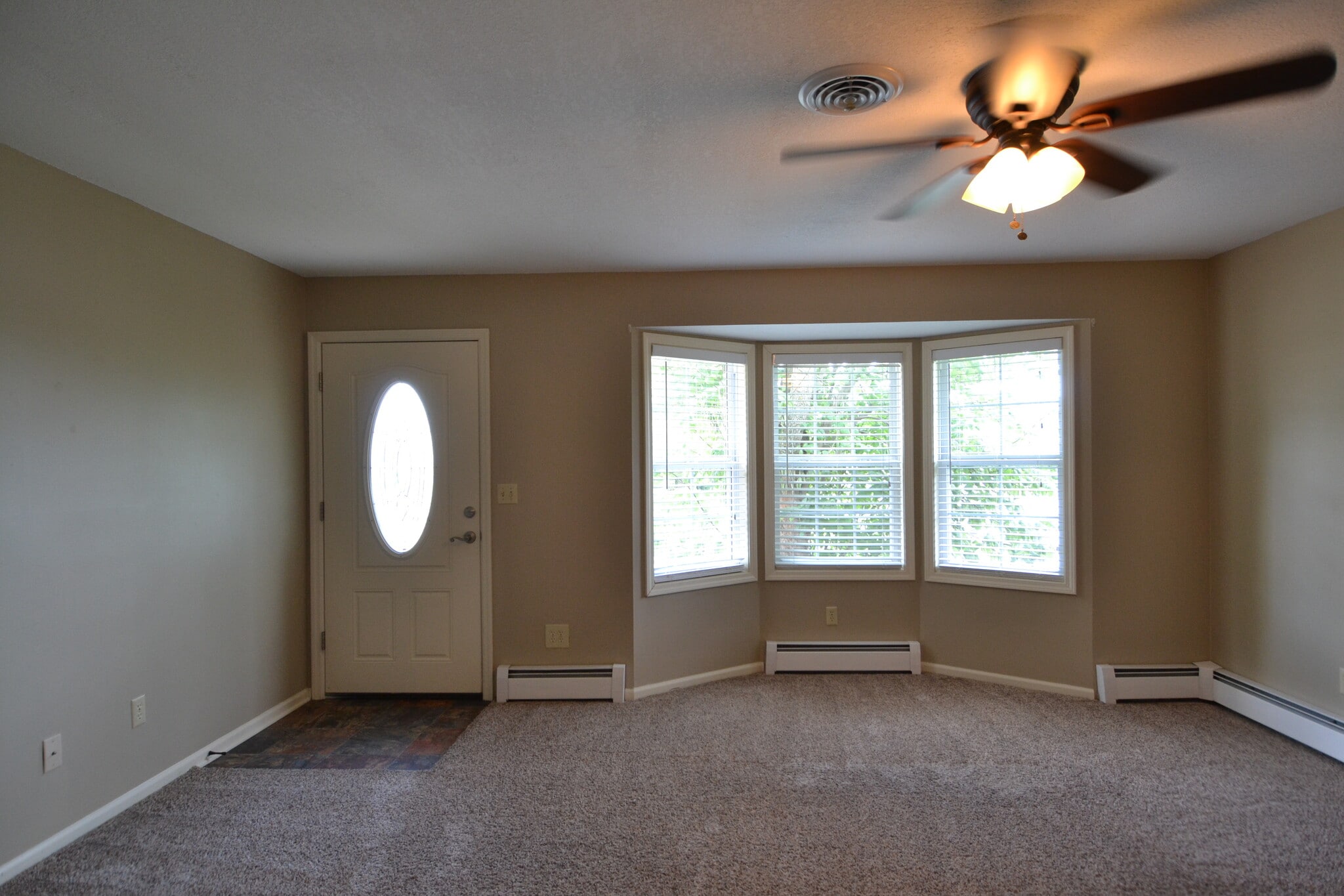 Building Photo - 713 Erin Pl
