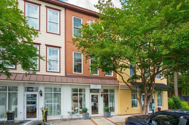 Building Photo - Fully Furnished 2BR Condo with Designer Touches in Shelmore Village