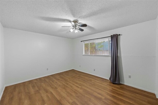 Building Photo - 1706 Elmhurst Dr