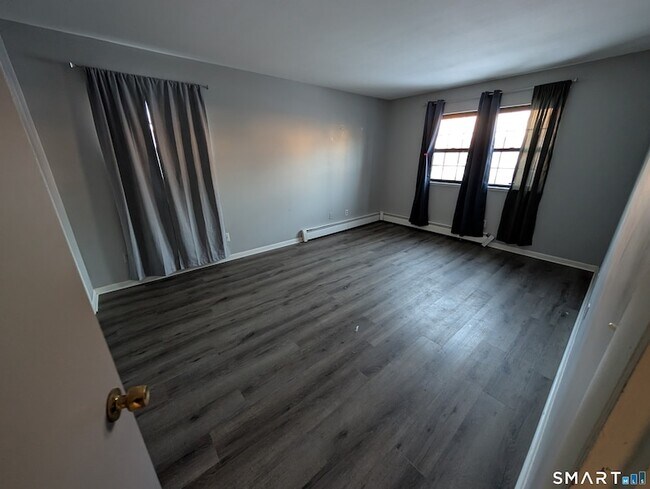 Building Photo - 21 Enid St