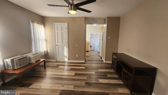 Building Photo - 108 E Pacific Ave