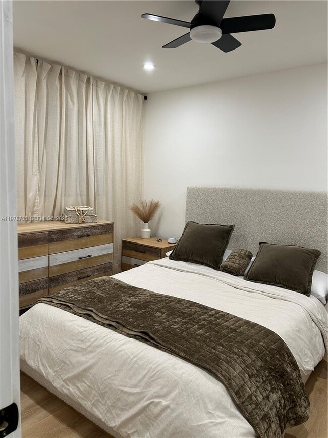 Building Photo - 15915 SW 103rd Pl