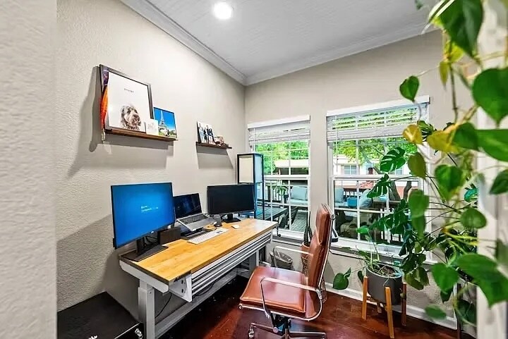 Office/Den with closet - 800 Prospect Ave