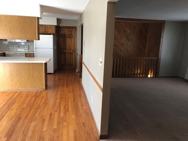 Building Photo - 4Bed/3Bath, Ranch-Style Home in Wooded Area