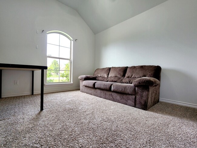 Building Photo - 2400 Frisco Way