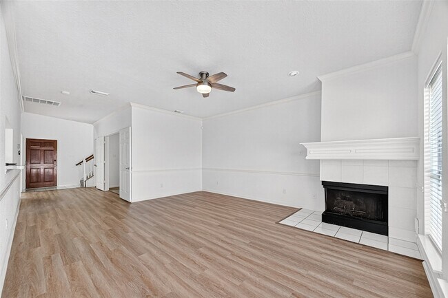 Building Photo - 1253 El Camino Village Dr