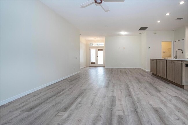 Building Photo - 8419 Whispering Woods Ct