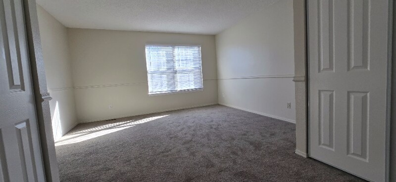 Building Photo - 9824 W Cornell Pl