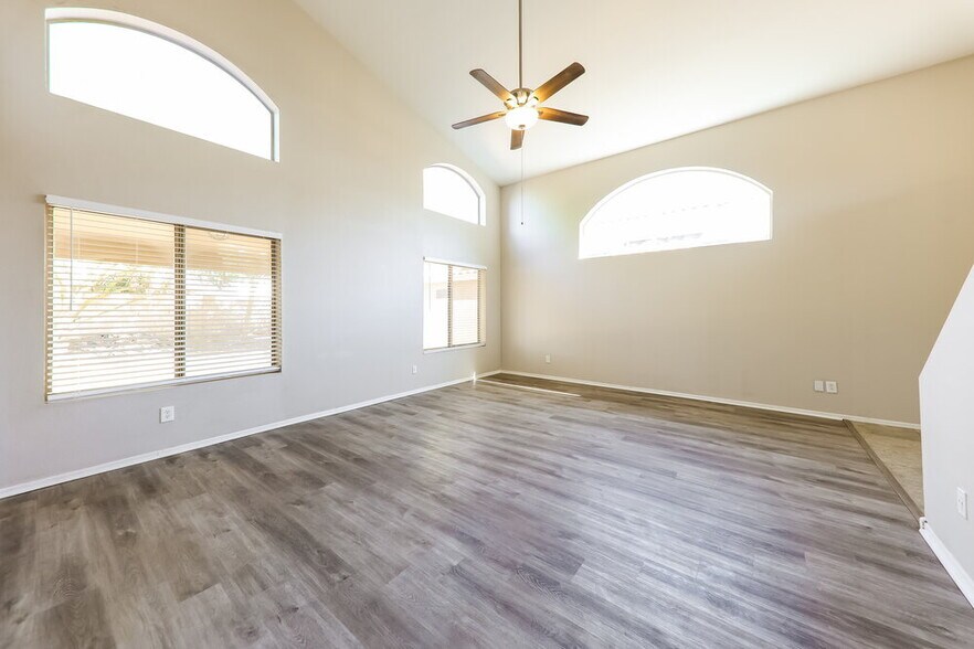 Building Photo - 15052 W Bottle Tree Ave