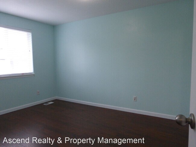 Building Photo - 4 br, 2.5 bath House - 18860 SW Christophe...