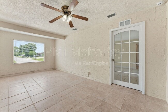 Building Photo - 6406 Axelrod Rd