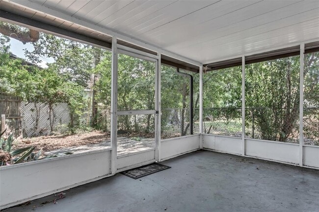 Building Photo - 4348 Shoreline Dr