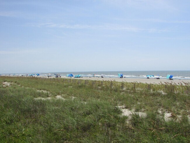 Building Photo - This is a 2 Bedroom, 2 Bathroom Completely...