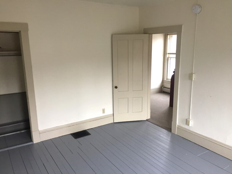 Building Photo - 33 St Paul St