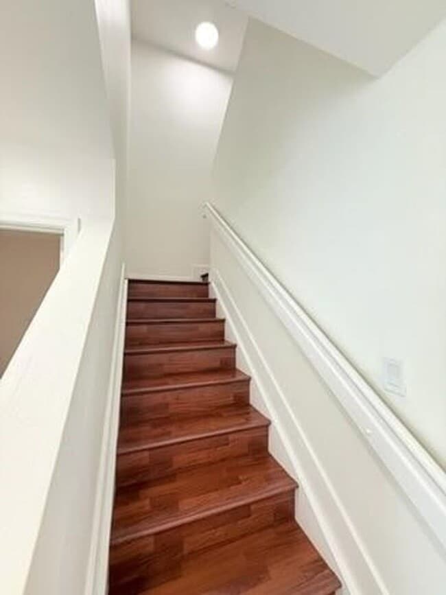 Building Photo - 2400 NW 98th Ln