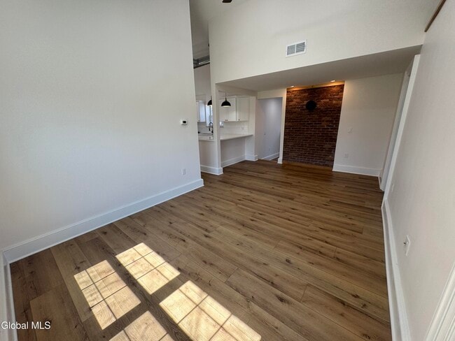 Building Photo - 675 Mac Elroy Rd