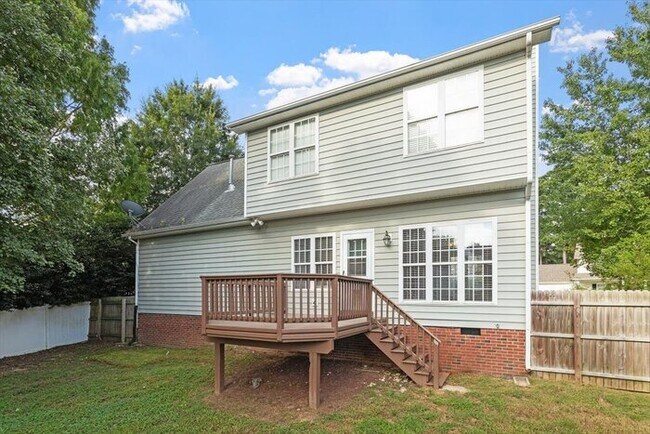 Building Photo - Spacious 4 Bedroom Raleigh Home - Fenced i...