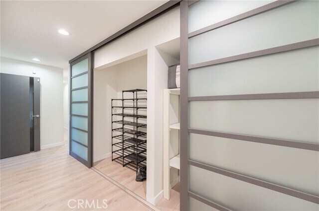 Building Photo - 3331 Oakmont View Dr