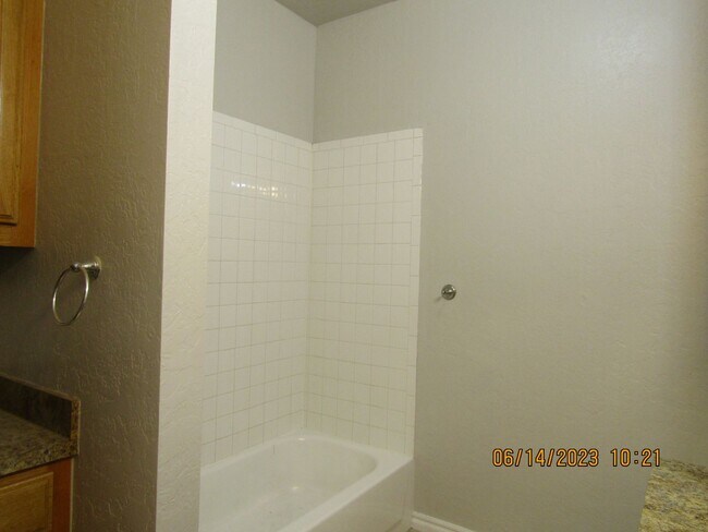 Building Photo - ALL ELECTRIC HOME!! PETS NEGOTIABLE WITH OWNER APPROVAL!!