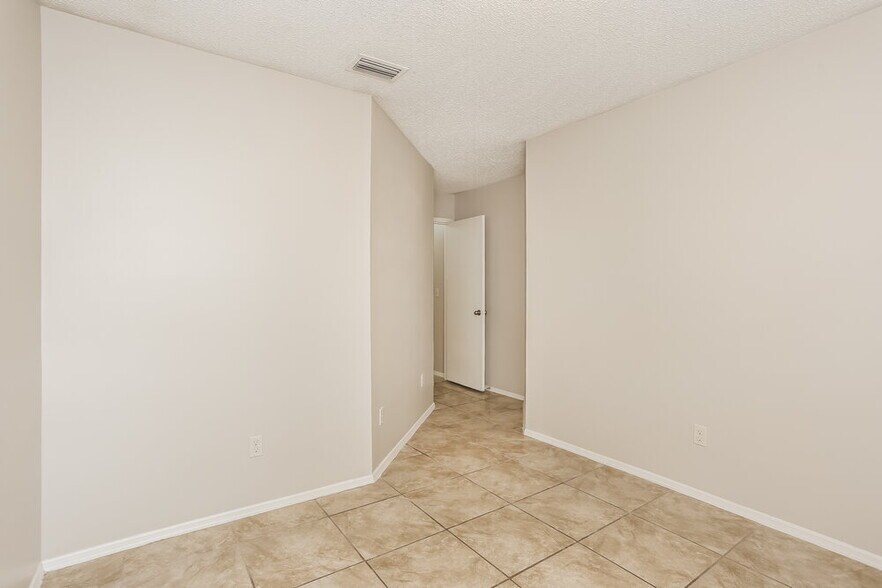 Building Photo - 8327 Argyle Corners Ct