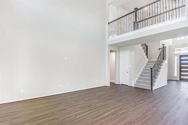 Building Photo - 25435 Kidwiler Dr