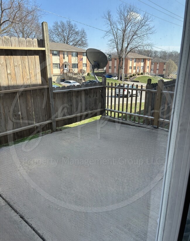 Building Photo - 5623 N Northwood Terrace