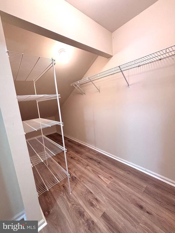 Building Photo - 7708B Normandy Dr