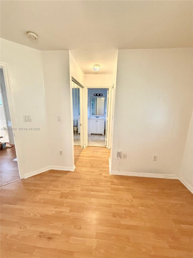 Building Photo - 2206 NW 170th Ave