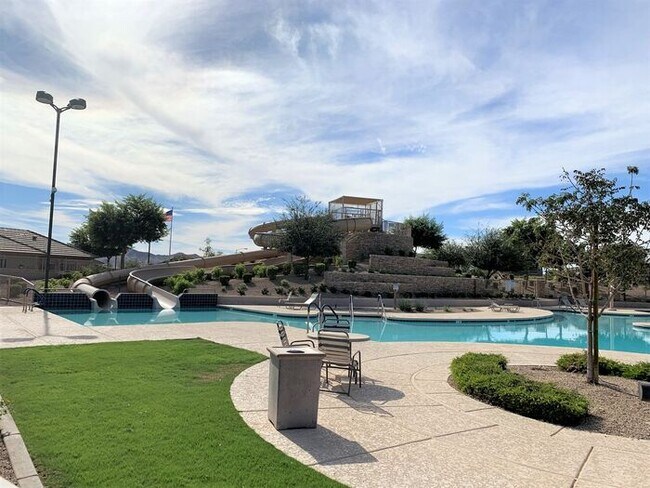 Building Photo - Home at Mission Royal Resort Living Community! 5bd 3ba 2688sqft!