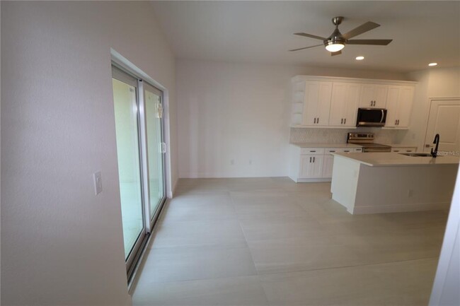 Building Photo - 307 Lomond Dr