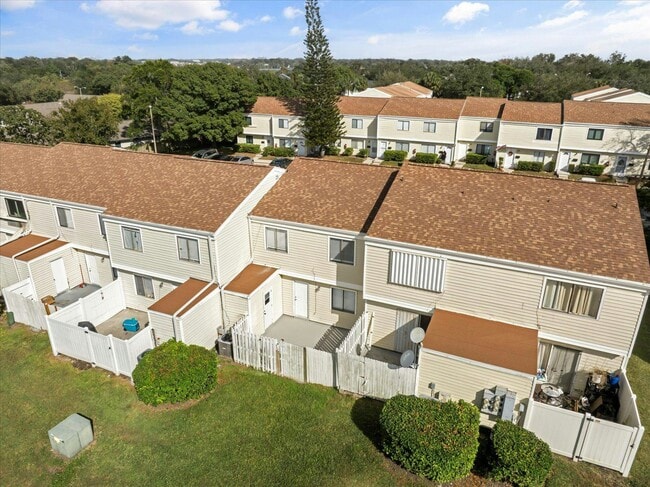 Building Photo - 217 Debora Ct