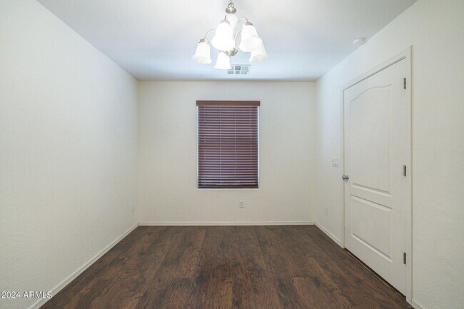 Building Photo - 2873 E Bart St