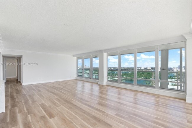 Building Photo - 2100 S Ocean Ln