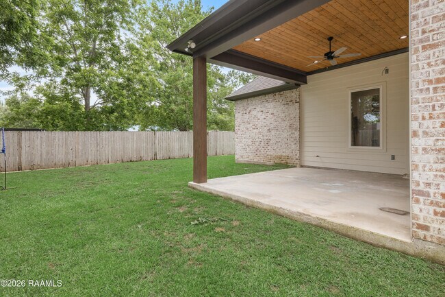 Building Photo - 100 Sanctuary Ln