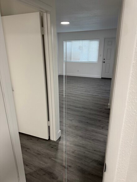 Building Photo - 581 W 16th St