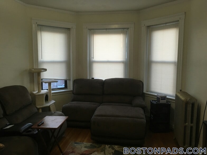 Building Photo - 17-19-19 Washington St S