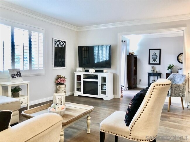 Building Photo - 7545 Charmant Dr