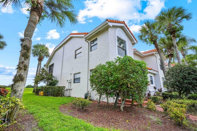 Building Photo - 10910 Lakemore Ln