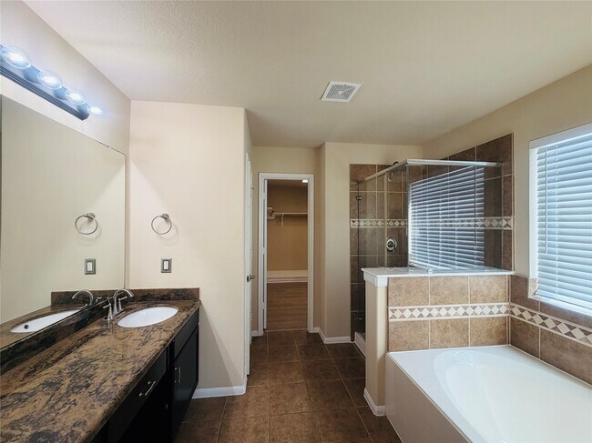 Building Photo - 246 Golden Grain Dr