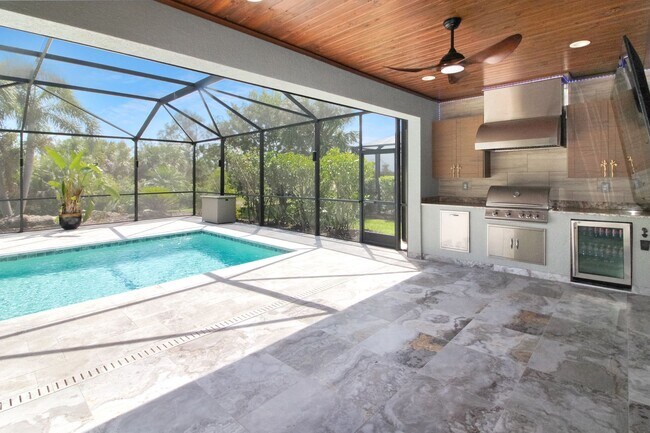 Building Photo - Sarasota National Annual Pool Home for Rent