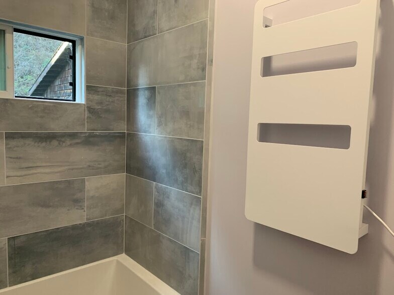 Building Photo - 220 Hiawatha Ave