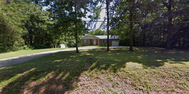 Building Photo - Country Living! 1.2 Acres! 3 bed 2 Baths