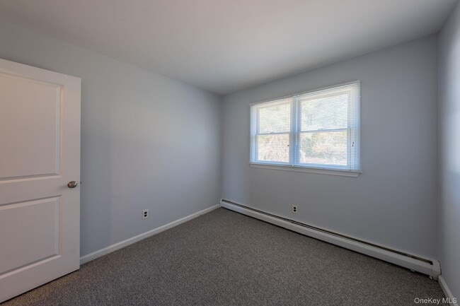 Building Photo - 831 Sycamore Ave