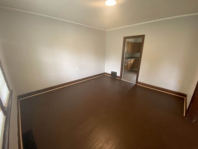 Building Photo - 500 W Parkwood-2125 Mayfair Rd