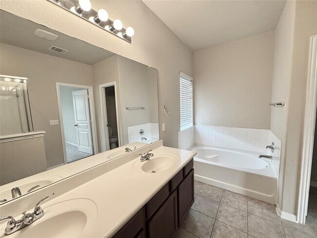 Building Photo - 13512 Kearns Dr