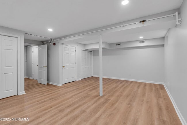 Building Photo - 443 Lexington Ave