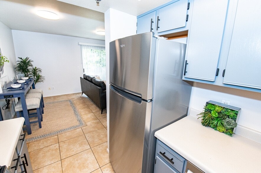 Building Photo - 543 S 900 E