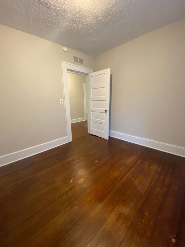 Building Photo - Perfect home with 2 kitchens at NCSU