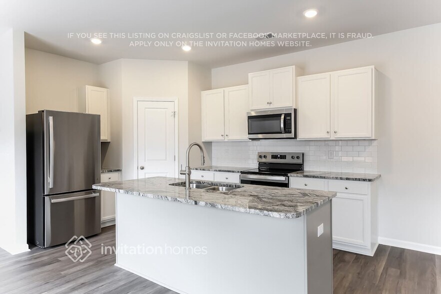 Building Photo - 3976 Zepelin Wy