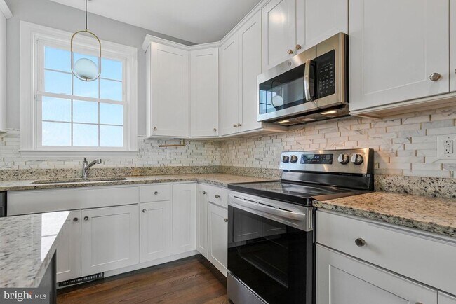 Building Photo - 947 Rye Dr